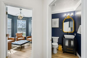 W Lawn Ave-S1111-050