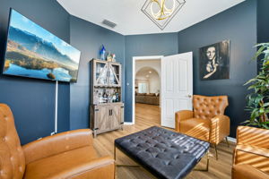 W Lawn Ave-S1111-056