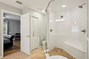 W Lawn Ave-S1111-069