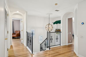 W Lawn Ave-S1111-072