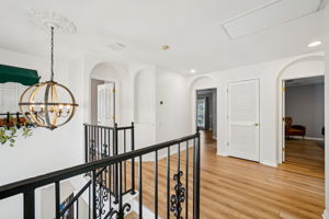 W Lawn Ave-S1111-073