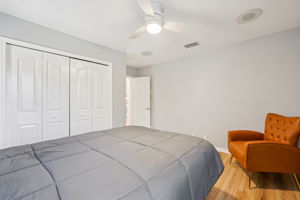 W Lawn Ave-S1111-083