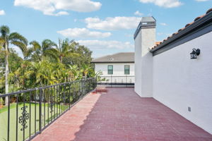 W Lawn Ave-S1111-087