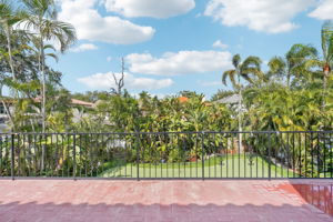 W Lawn Ave-S1111-090