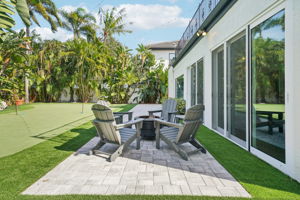 W Lawn Ave-S1111-096