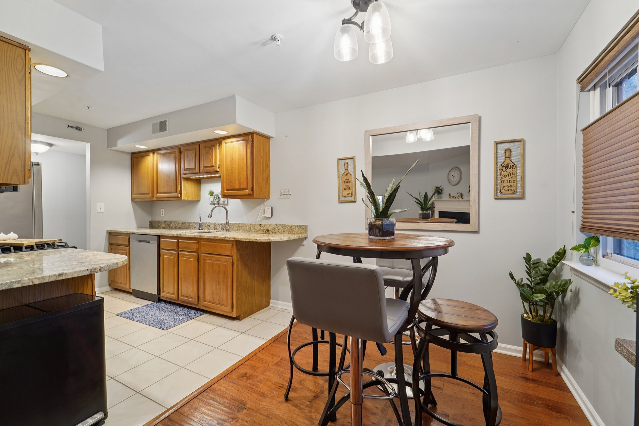 Whittier Ct-S0312-012.jpg