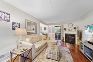 Whittier Ct-S0312-008.jpg