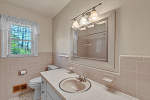  Photo 40