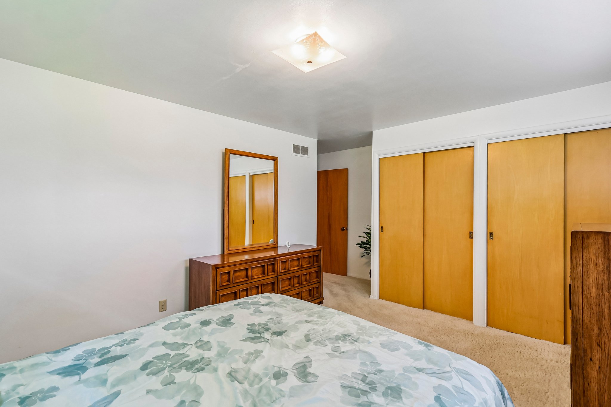 Trumbull Ave-S2805-034.jpg