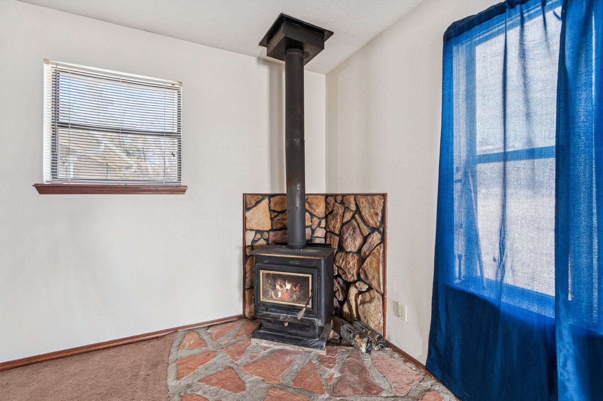 33057 Squaretop Rd_018.jpg