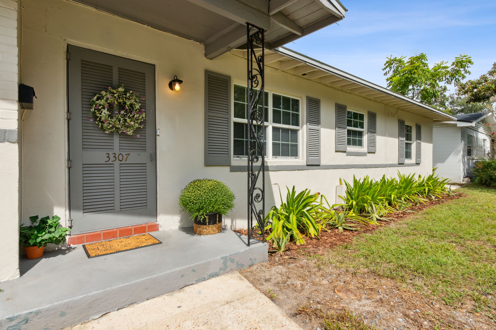 Front Entry Detail
