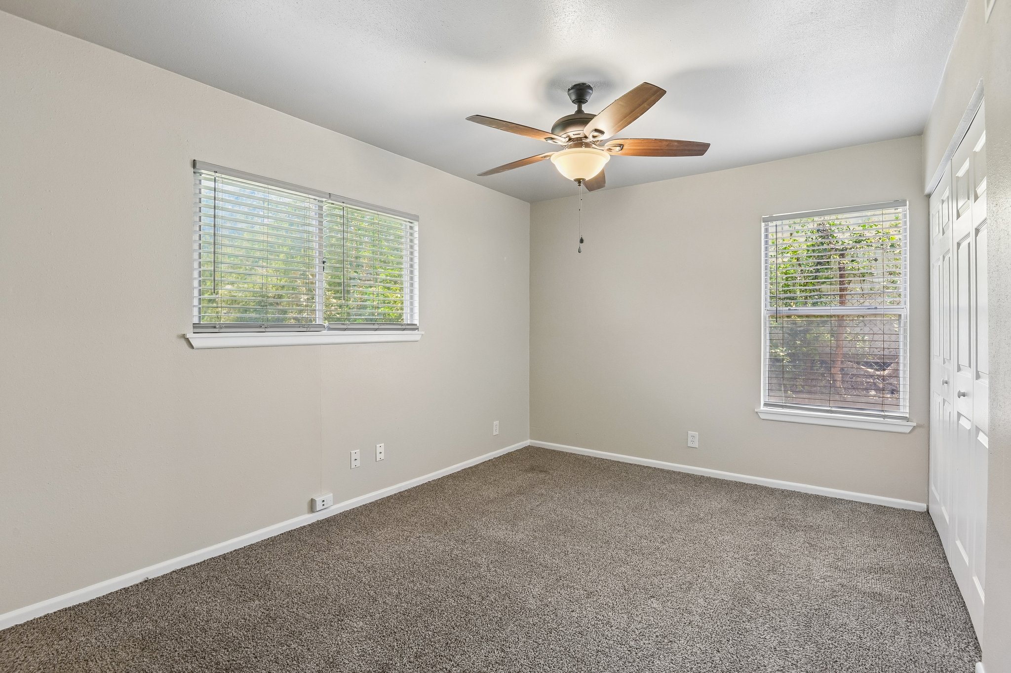 Shady Springs Dr-S2506-014.jpg