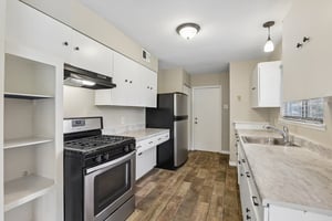 Shady Springs Dr-S2506-009.jpg