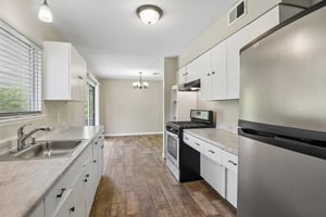 Shady Springs Dr-S2506-013.jpg