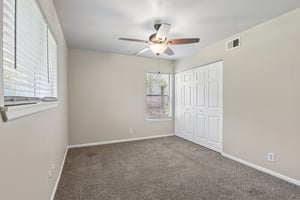 Shady Springs Dr-S2506-015.jpg