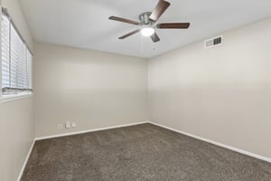 Shady Springs Dr-S2506-027.jpg