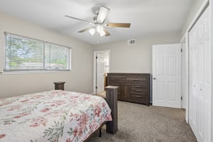 Shady Springs Dr-S2506-031.jpg
