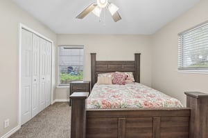 Shady Springs Dr-S2506-032.jpg