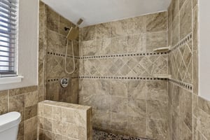Shady Springs Dr-S2506-034.jpg