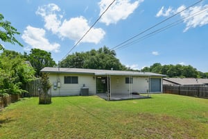 Shady Springs Dr-S2506-037.jpg