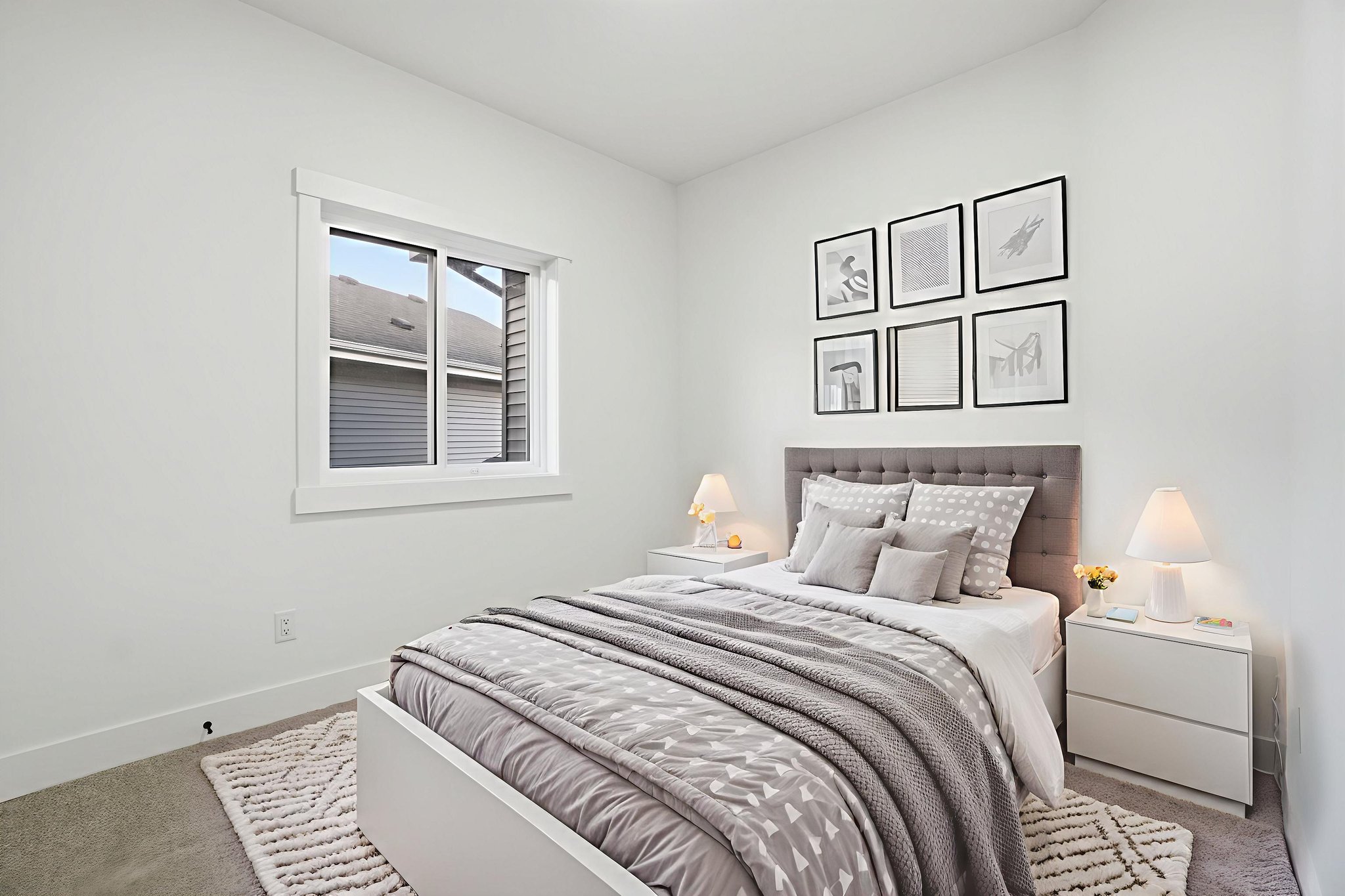 (39) virtually staged.jpeg