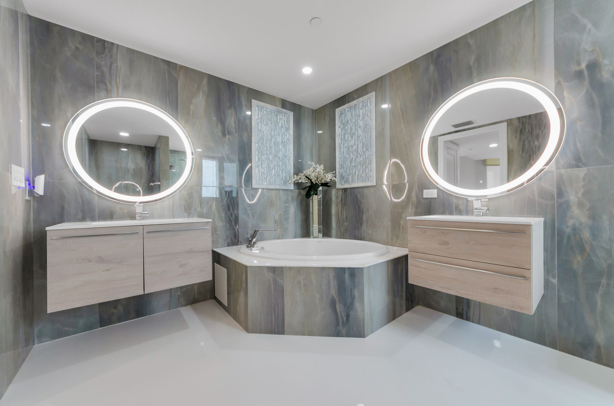 Primary Bathroom1b