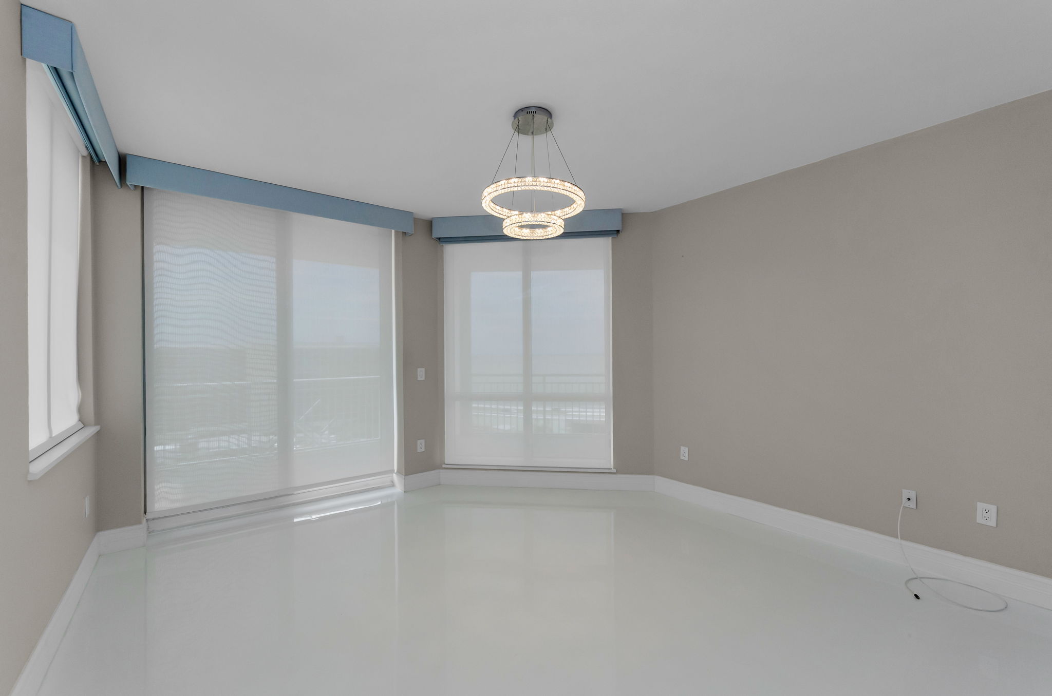 Primary Bedroom1b