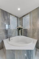 Primary Bathroom1c