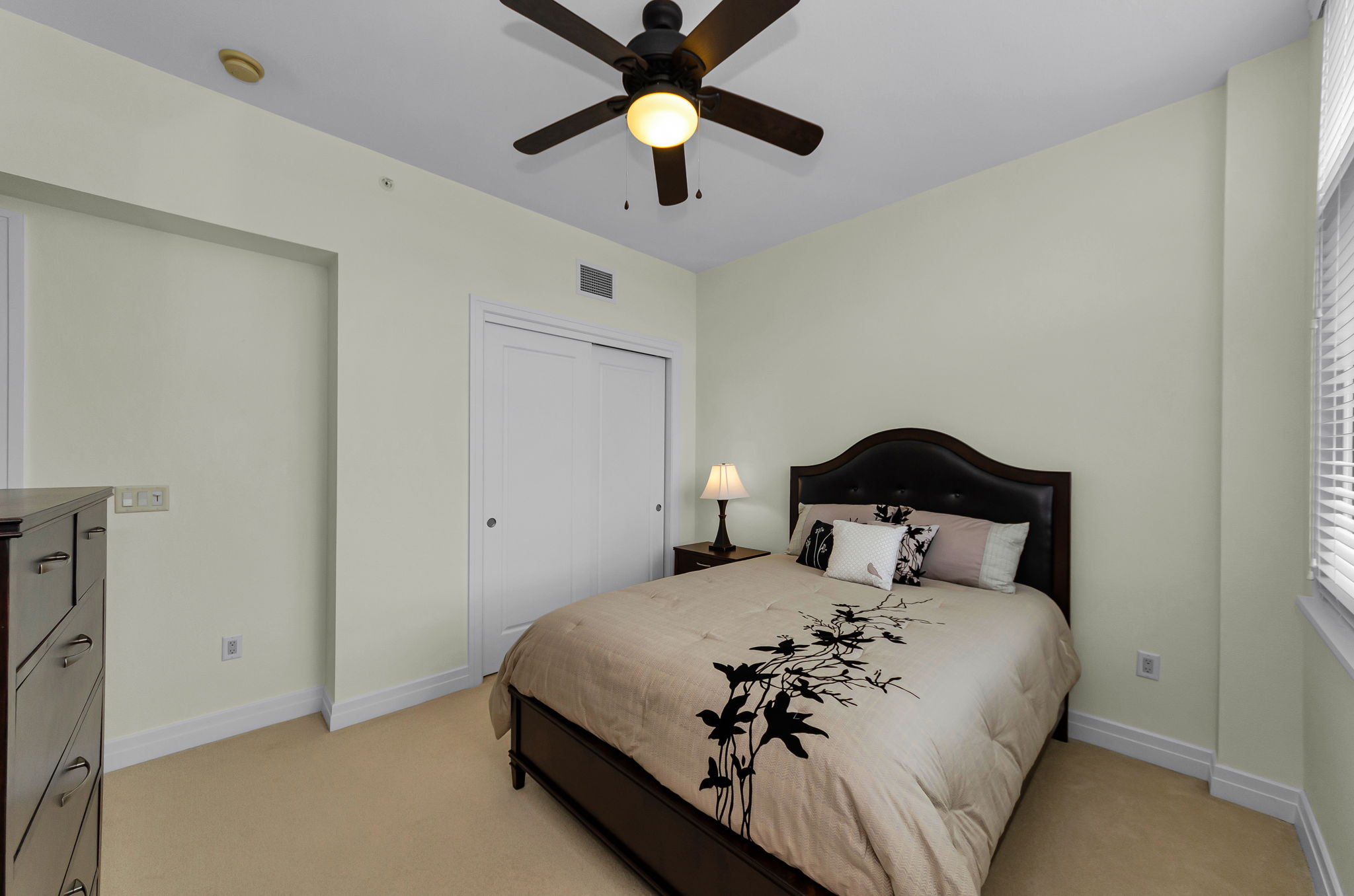 Upper Level Guest Bedroom2e