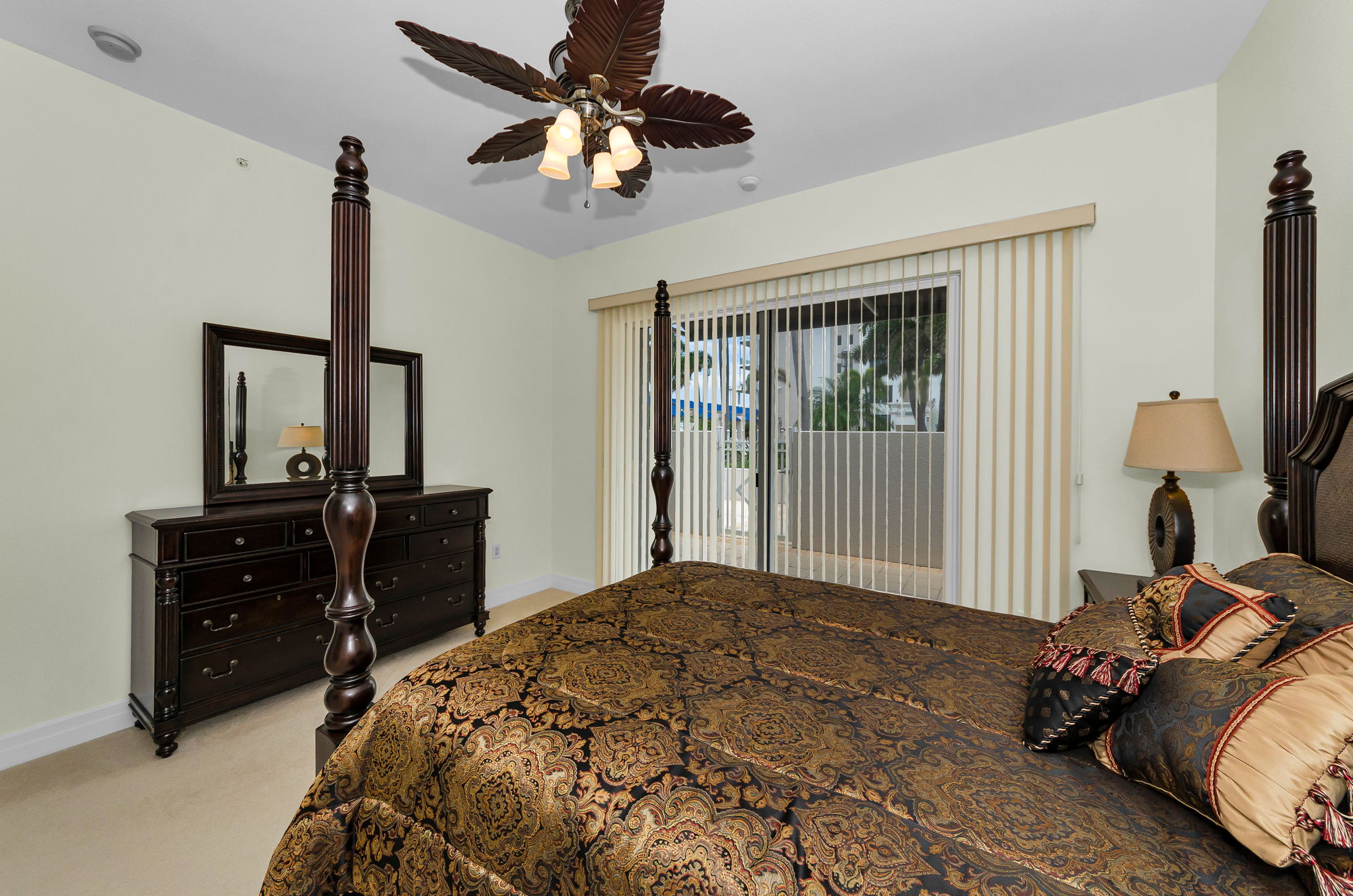 Upper Level Primary Bedroom1b