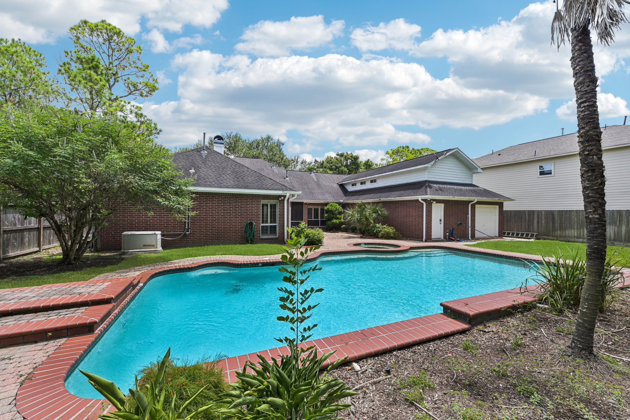 Creekside Dr-L1508-042.jpg