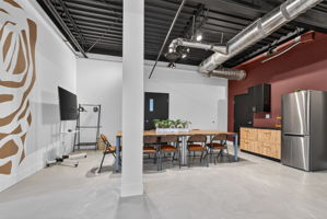  Photo 37
