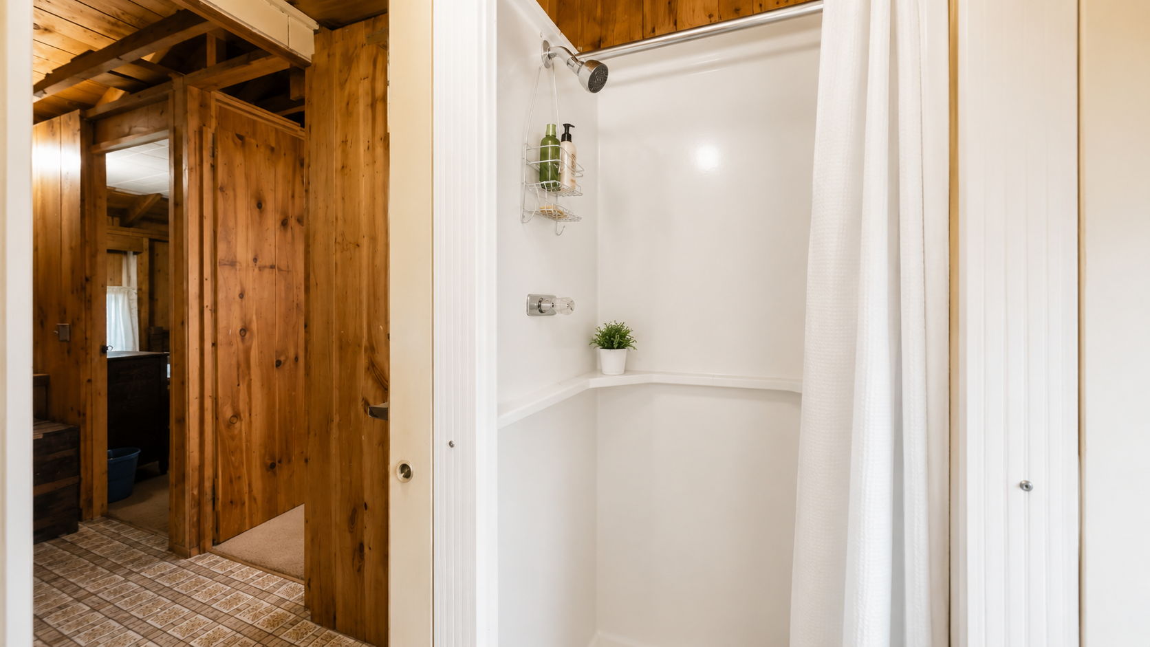 2nd floor full bath