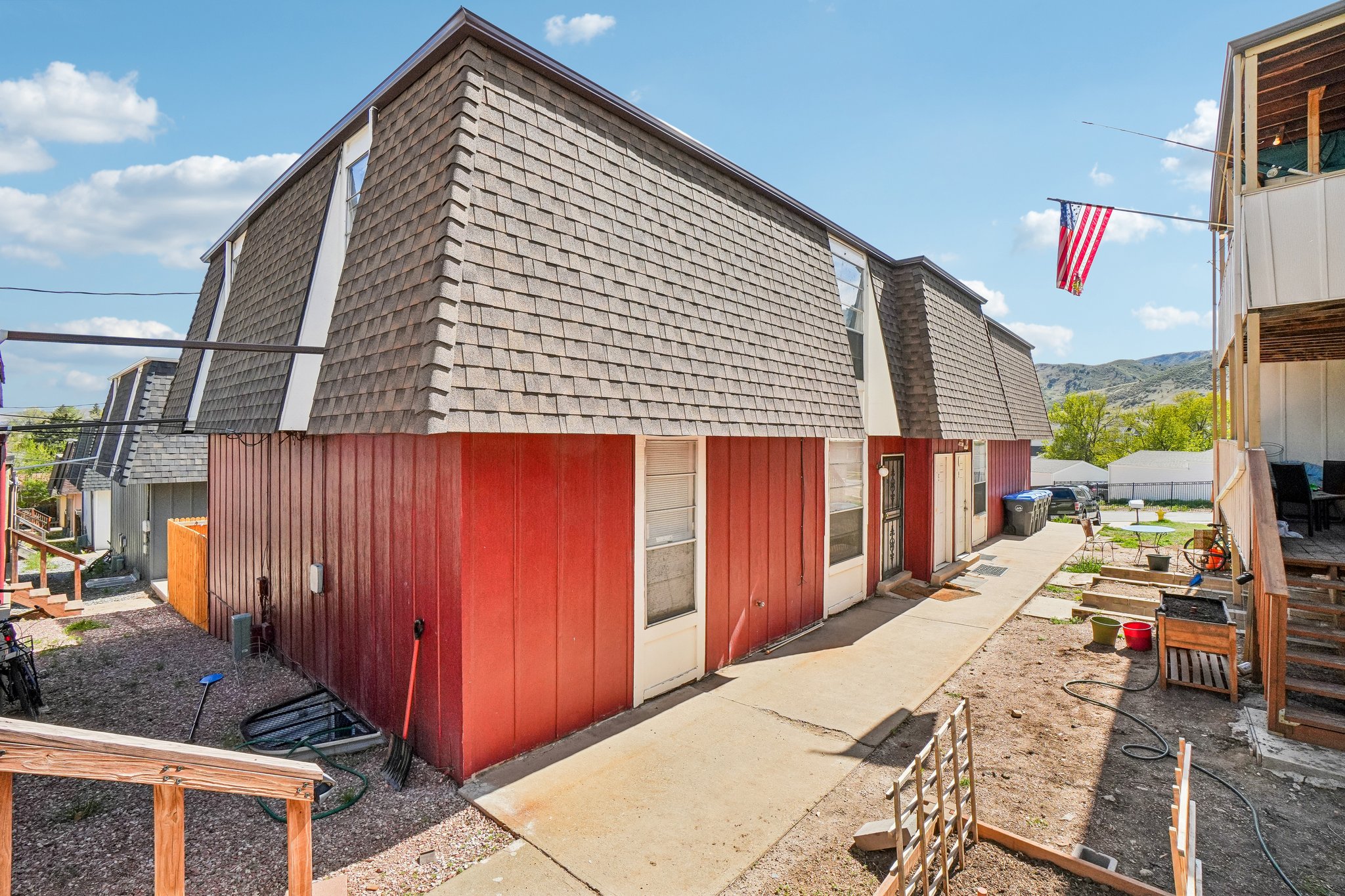 N Columbine St-S2104-004.jpg