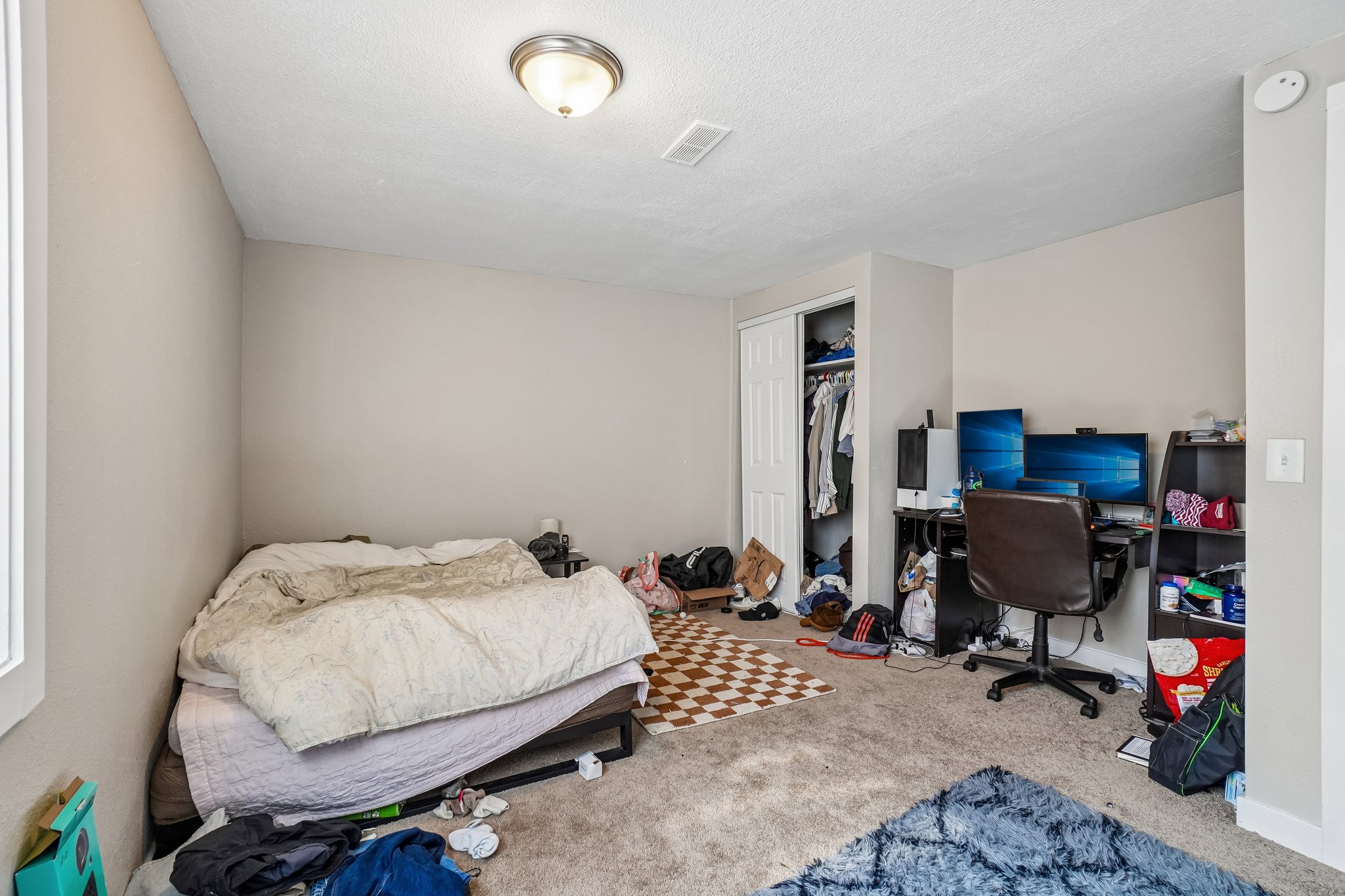 N Columbine St-S2104-024.jpg