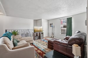 N Columbine St-S2104-039.jpg