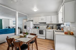 N Columbine St-S2104-042.jpg