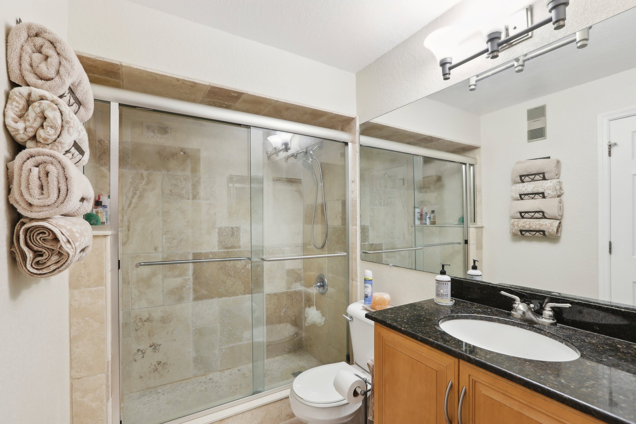 Haviland Ct unit 202-026.jpg