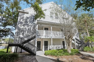 Haviland Ct unit 202-002.jpg