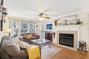 Haviland Ct unit 202-007.jpg