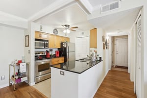Haviland Ct unit 202-016.jpg