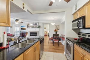 Haviland Ct unit 202-021.jpg