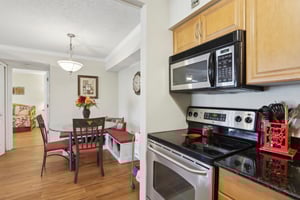 Haviland Ct unit 202-022.jpg