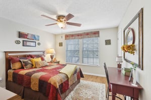 Haviland Ct unit 202-023.jpg