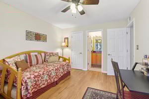Haviland Ct unit 202-030.jpg