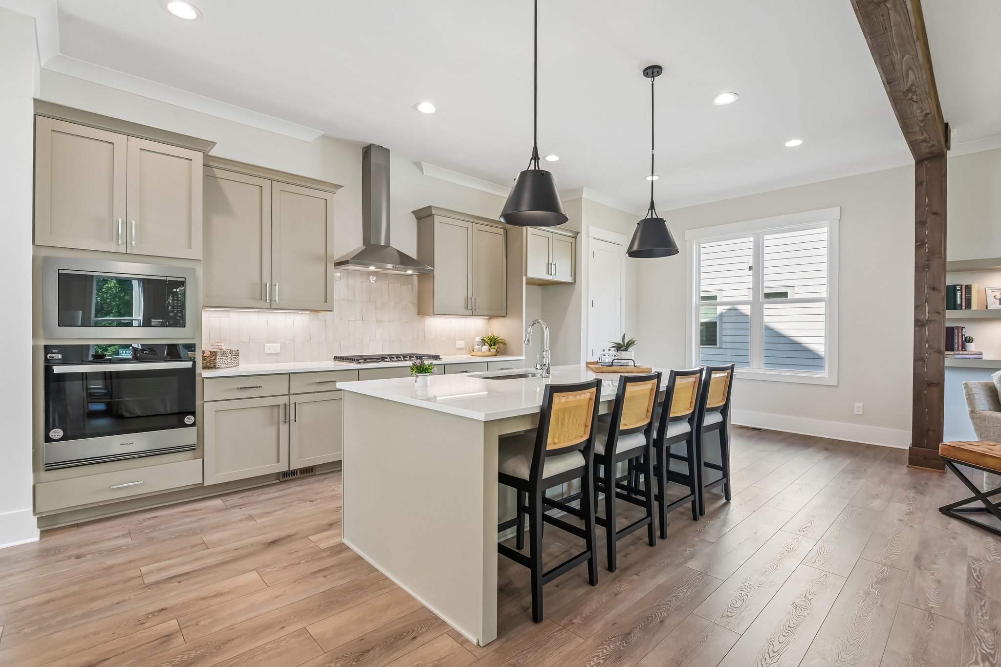 Hillshire Dr-S0309-015.jpg
