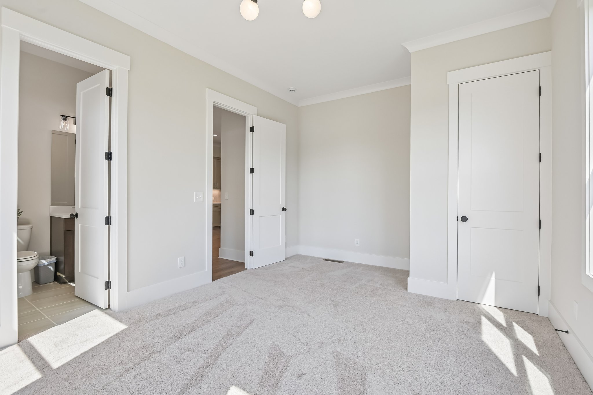 Hillshire Dr-S0309-023.jpg