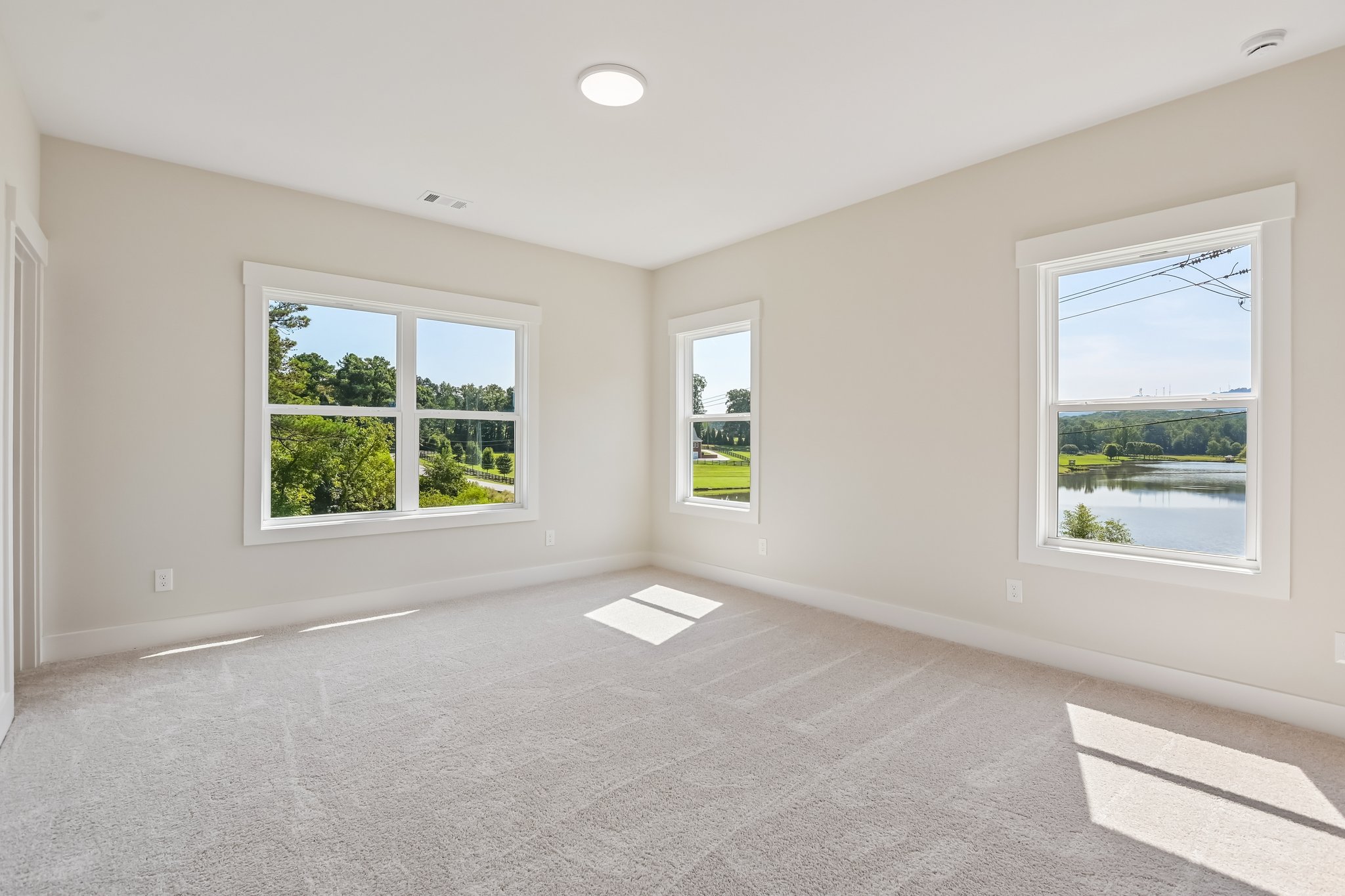 Hillshire Dr-S0309-025.jpg
