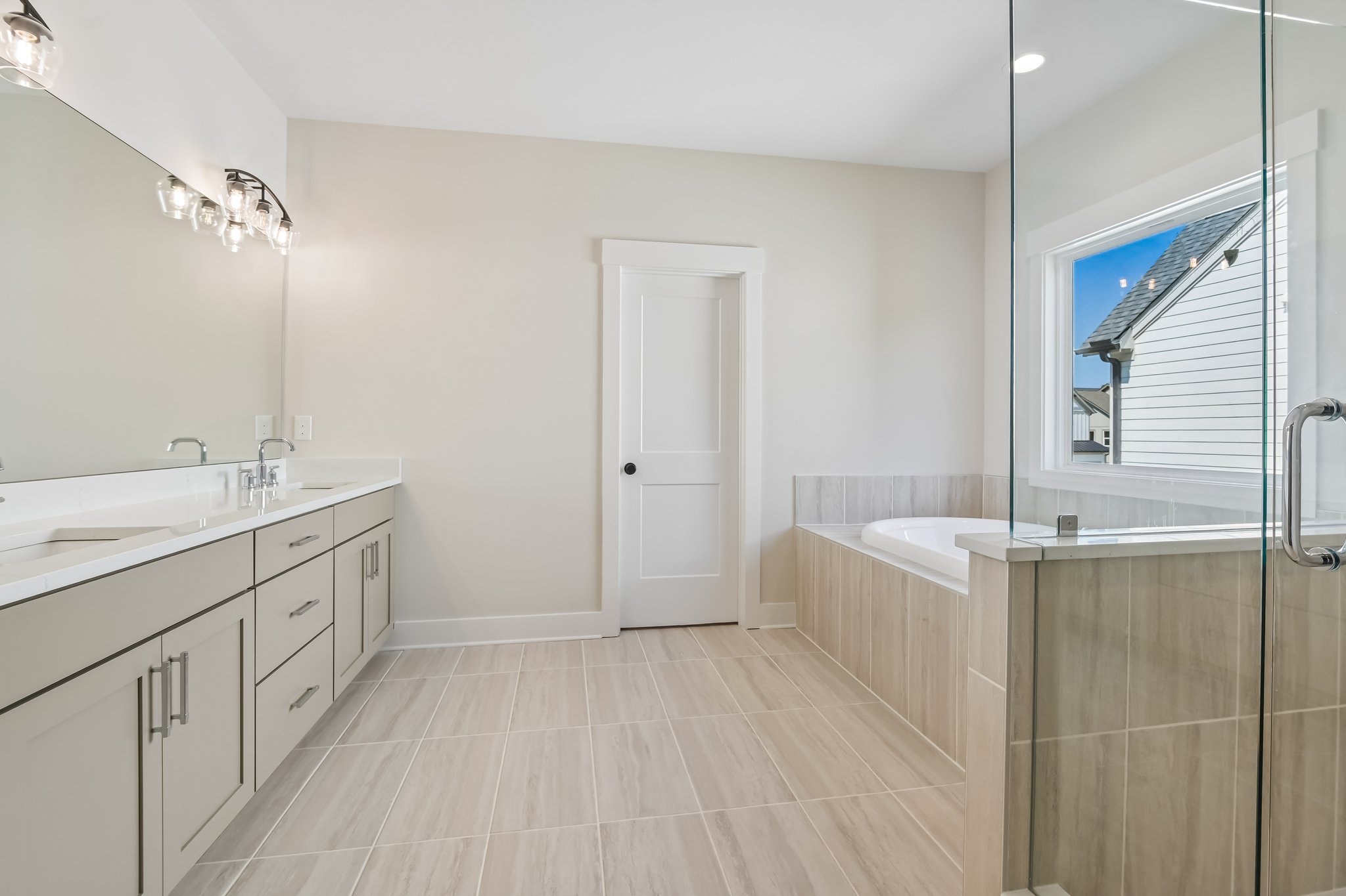 Hillshire Dr-S0309-031.jpg