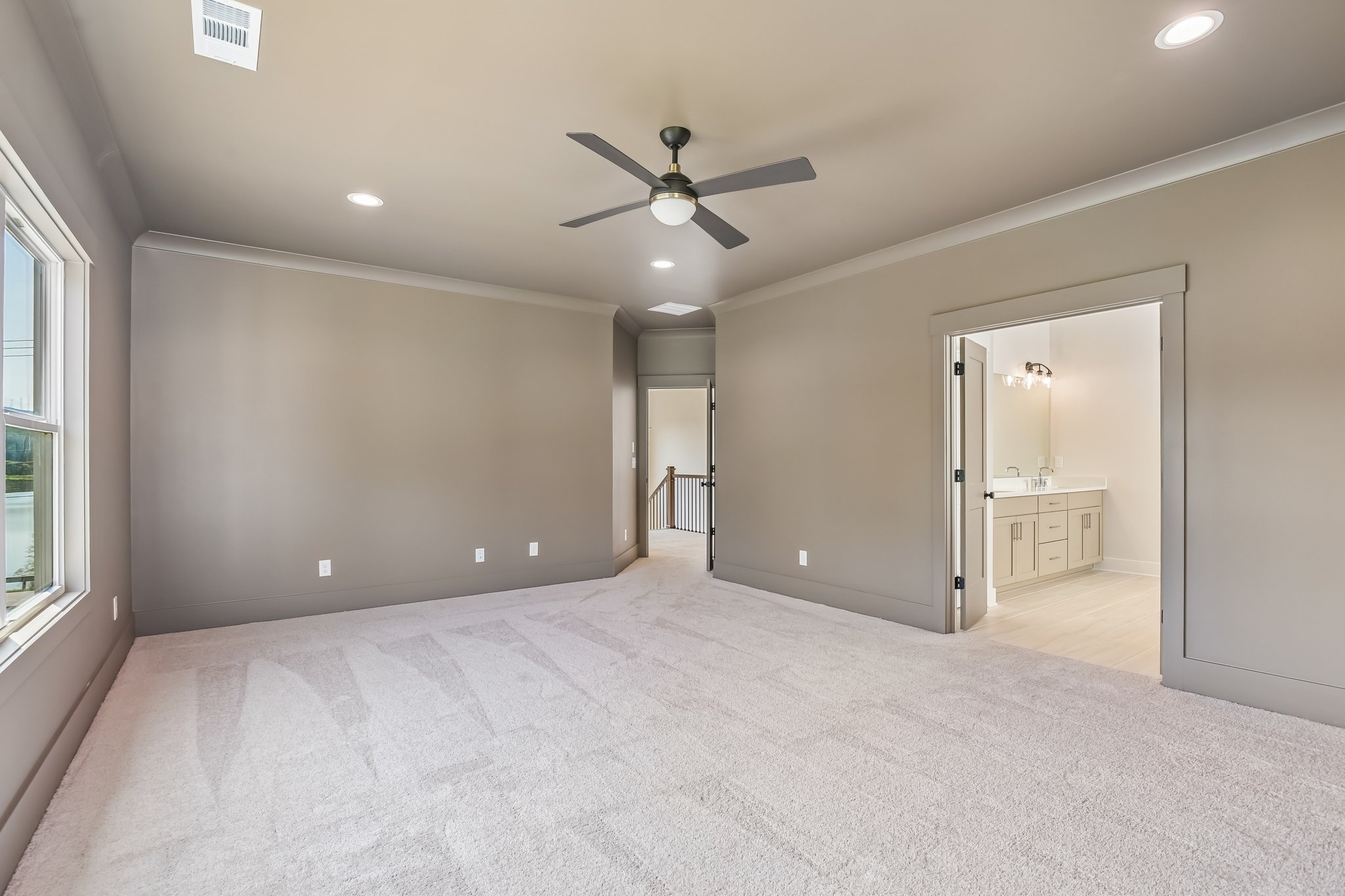 Hillshire Dr-S0309-037.jpg